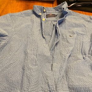 Vineyard vines classic fit tucked short.  Worn once.
